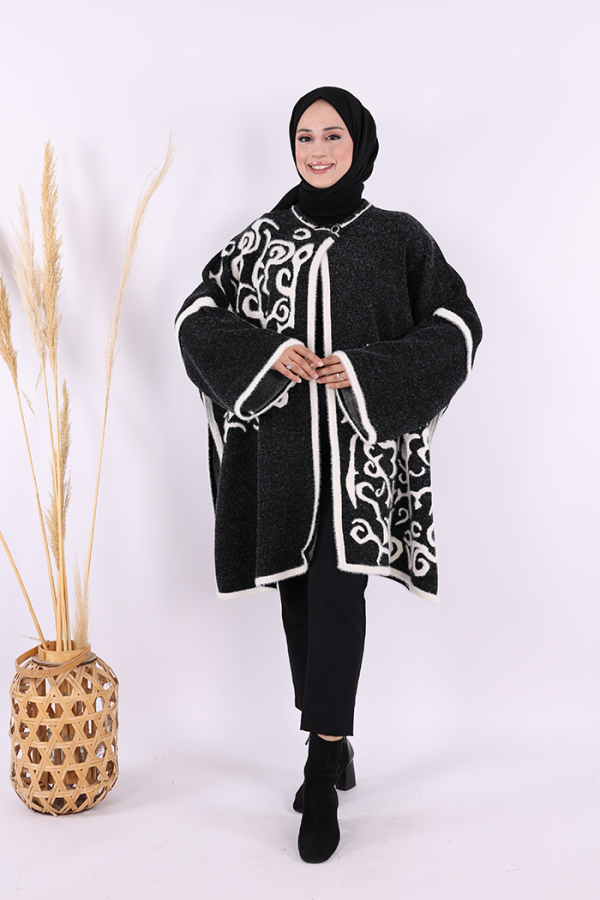 12610 Desenli Sakal ve Düğmeli Panço Siyah - 1