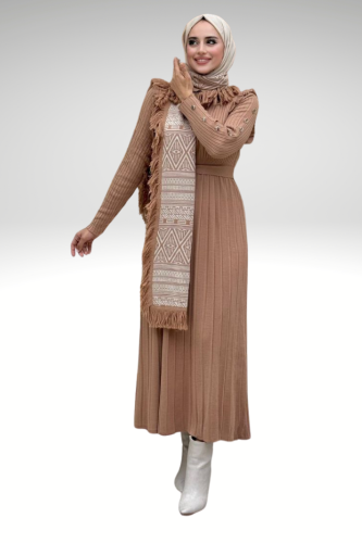 Kolları Metal Zımba Detay Omuz Kısımları Fırfırlı Yarım Boğaz Kendinden Şerit Görünümlü Triko Elbise 22204 Taba - 5