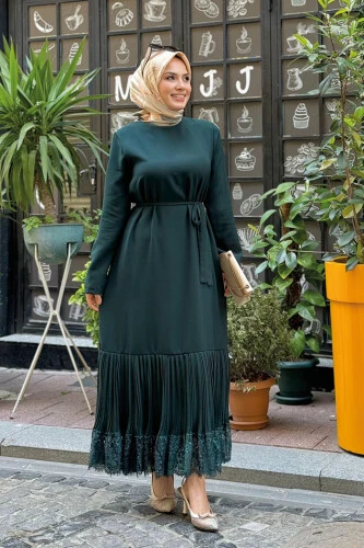 Etek Ucu Piliseli Dantel Görünümlü Kuşaklı Elbise 3890 Zümrüt - Bym Fashion (1)