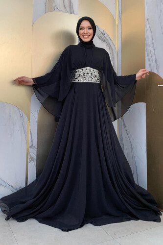 Pelerinli Bel Taş İşleme Detay Şifon Abiye Elbise 5001 Siyah - Bym Fashion