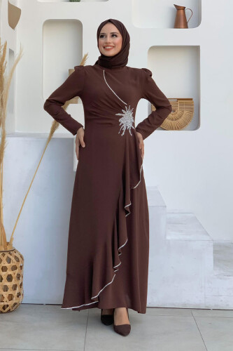 Bel Kısmı Taş İşlemeli Fırfır Görünümlü Elbise 3894 Kahverengi - Bym Fashion