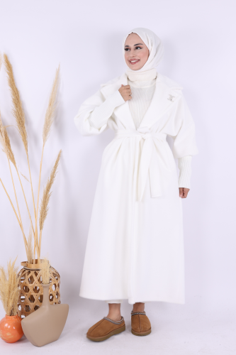 Bel Kuşaklı Yaka Taş Broş Detaylı Uzun Kaban 7923 Ekru - Bym Fashion