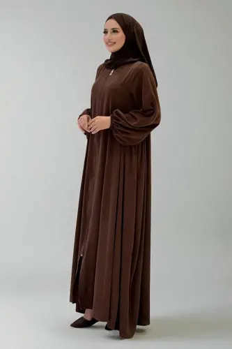 Oval Büzgülü Kol Manşetleri Lastikli Fermuarlı Tam Boy Ferace 6005 Kahverengi - Bym Fashion (1)